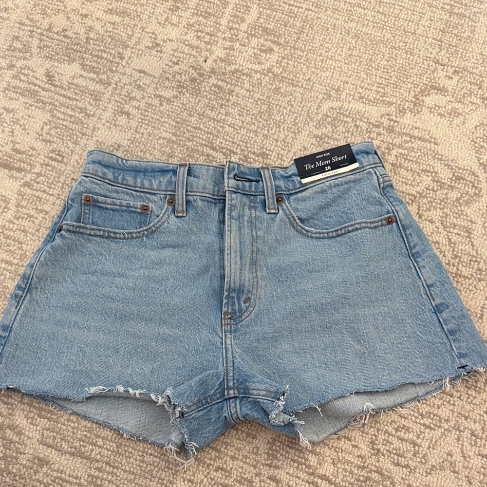 Abercrombie curve love Mom Shorts